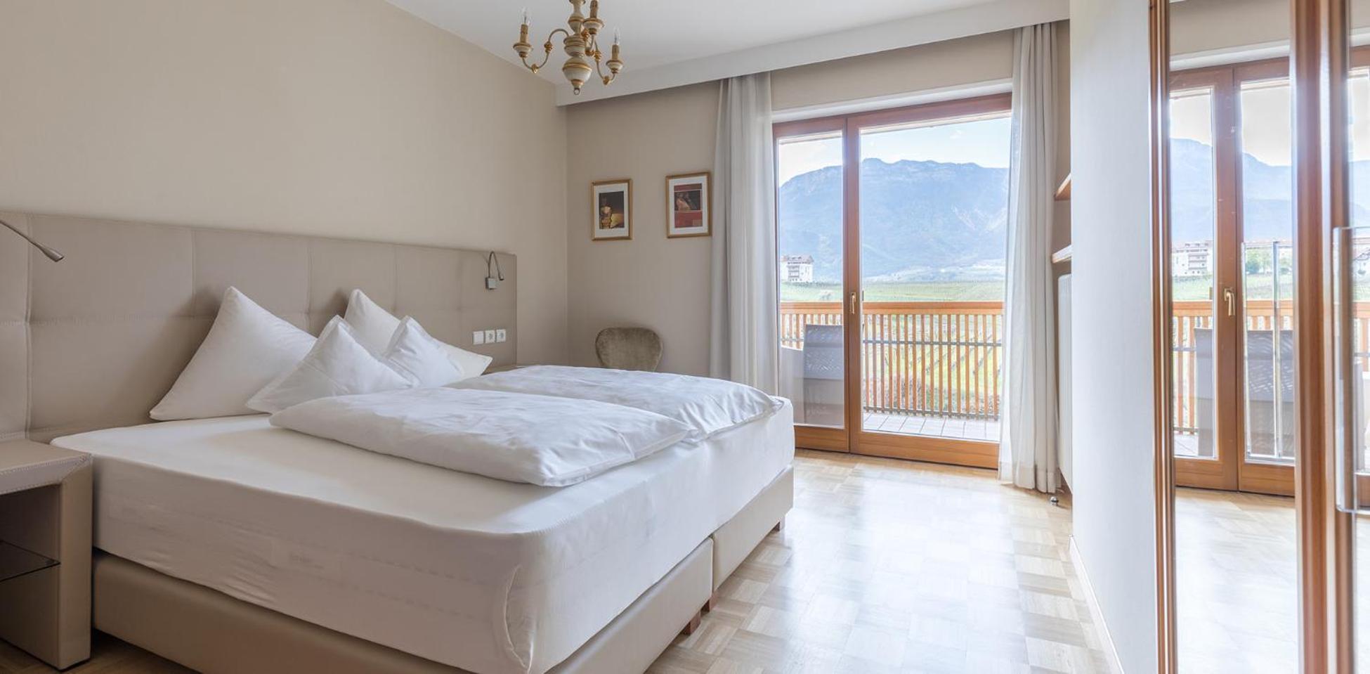 Hotel Girlanerhof Апиано сула Страда дел Вино Екстериор снимка
