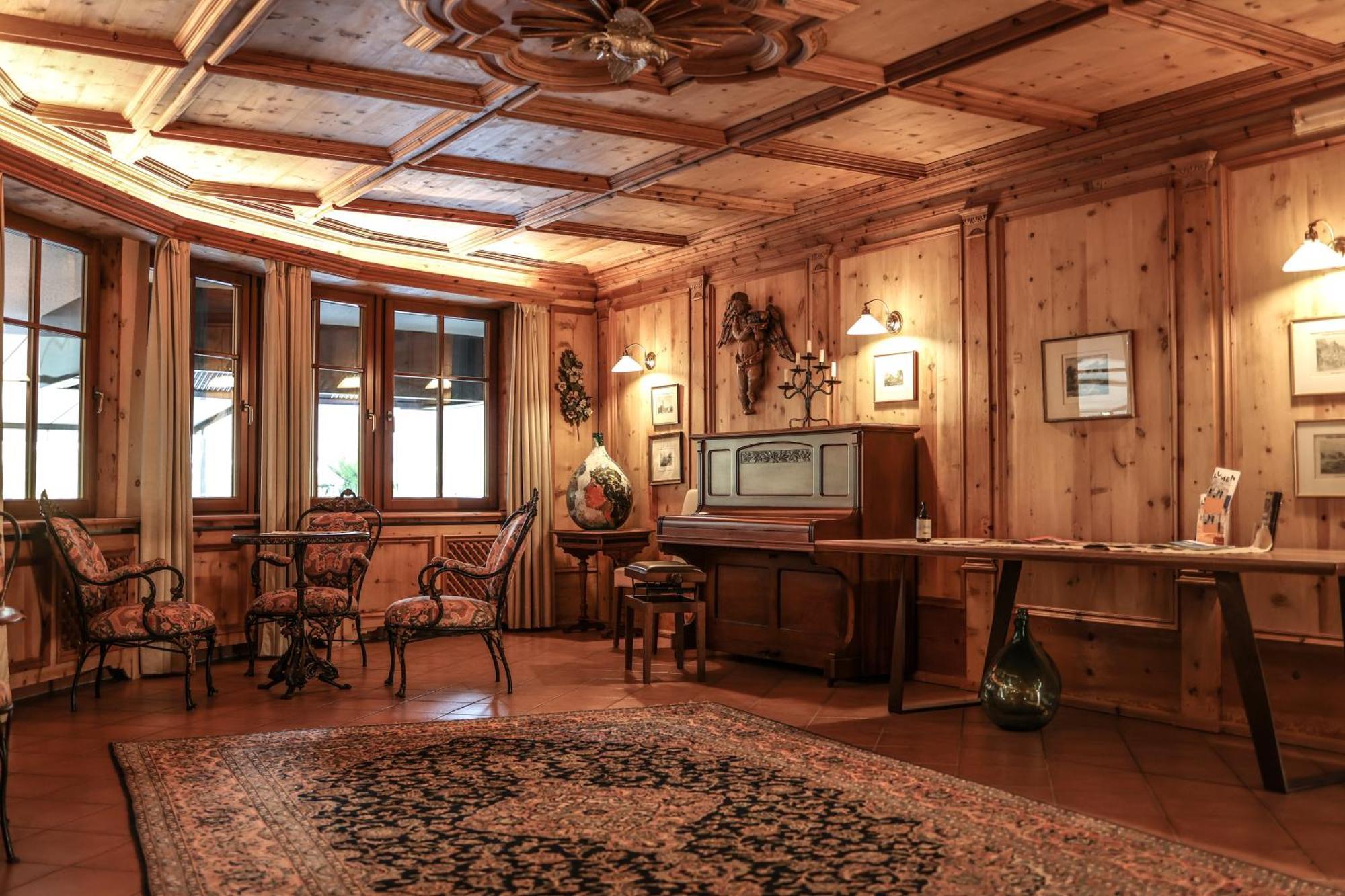 Hotel Girlanerhof Апиано сула Страда дел Вино Екстериор снимка