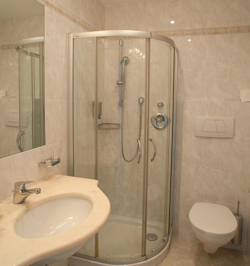 Hotel Girlanerhof Апиано сула Страда дел Вино Стая снимка